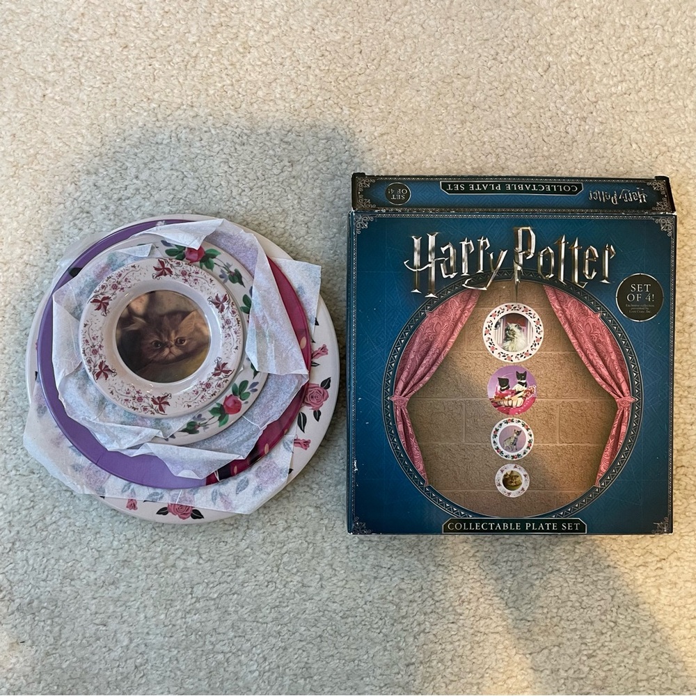 Harry Potter Loot Crate Professor Umbridge Cats Collectible Plate Set (4 Plates)
